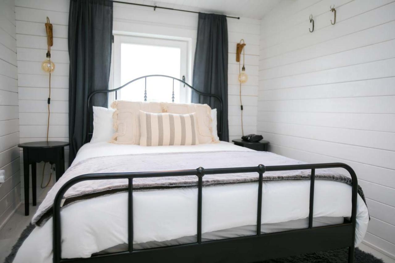 The Paddocks Cabin - Stylish, Cozy & Private キラーニー エクステリア 写真