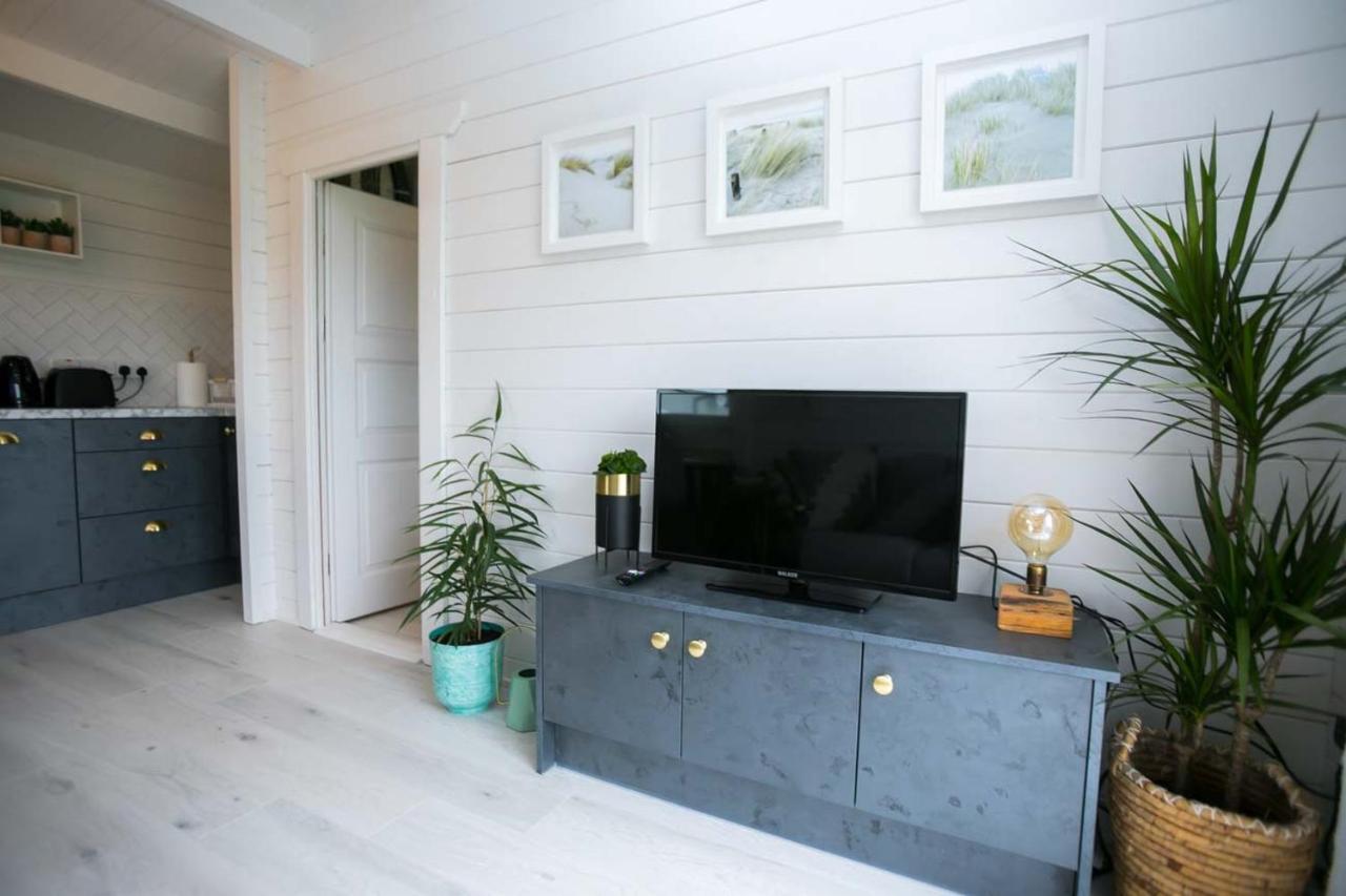 The Paddocks Cabin - Stylish, Cozy & Private キラーニー エクステリア 写真